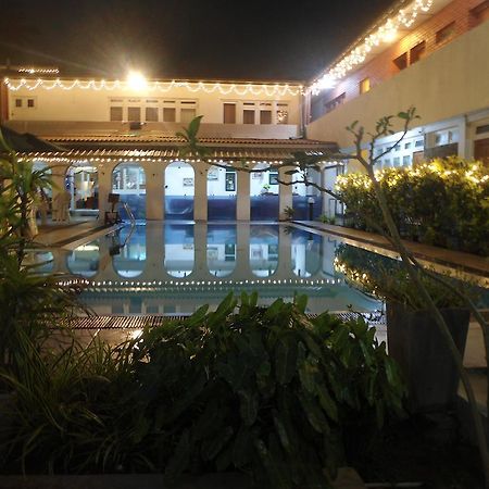 Ranveli Beach Resort Dehiwala-Mont Lavinia Extérieur photo