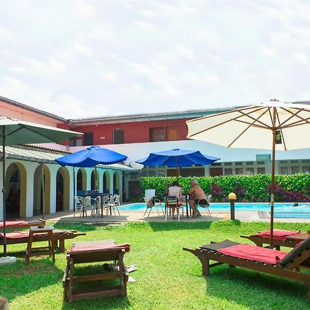 Ranveli Beach Resort Dehiwala-Mont Lavinia Extérieur photo