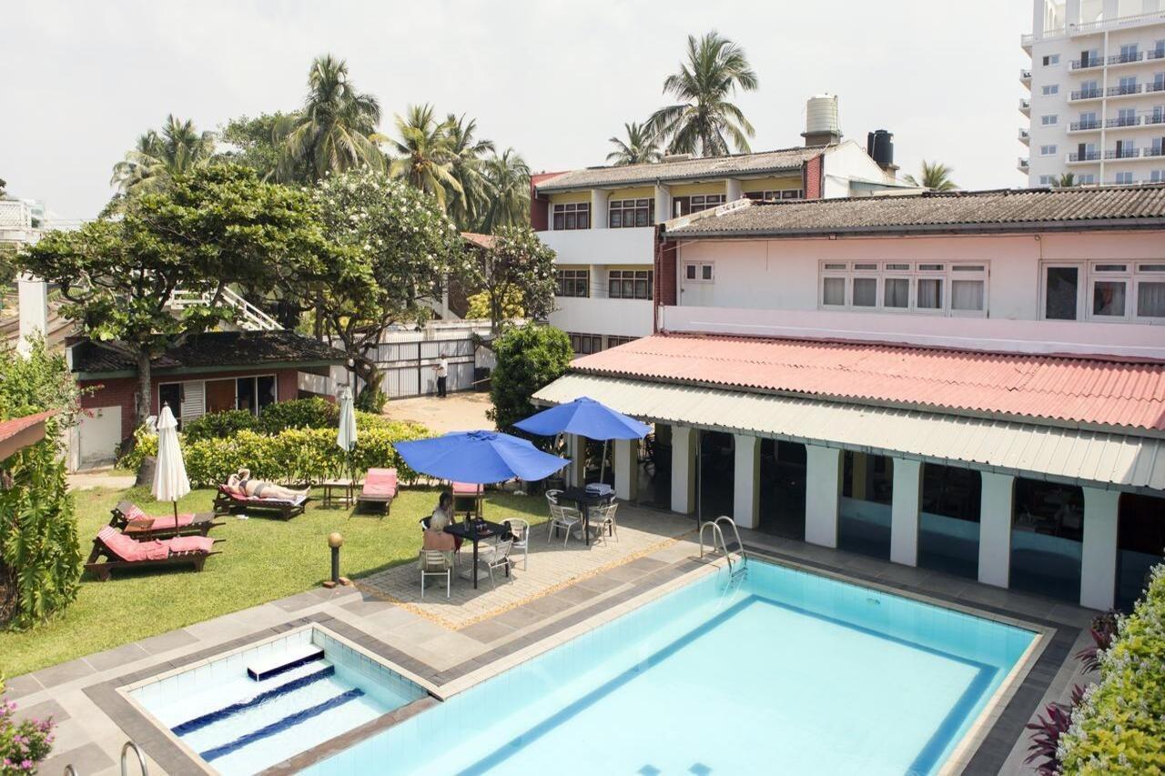 Ranveli Beach Resort Dehiwala-Mont Lavinia Extérieur photo