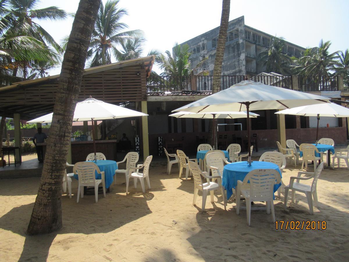 Ranveli Beach Resort Dehiwala-Mont Lavinia Extérieur photo