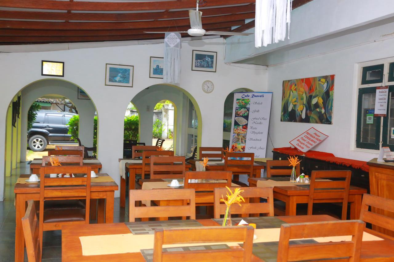 Ranveli Beach Resort Dehiwala-Mont Lavinia Extérieur photo
