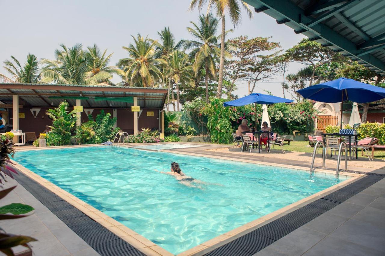 Ranveli Beach Resort Dehiwala-Mont Lavinia Extérieur photo