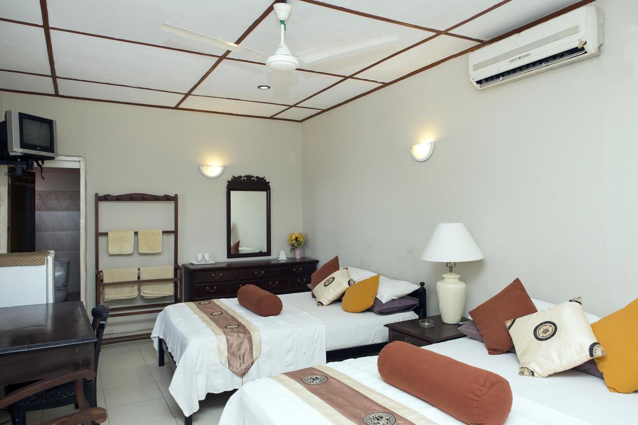 Ranveli Beach Resort Dehiwala-Mont Lavinia Extérieur photo