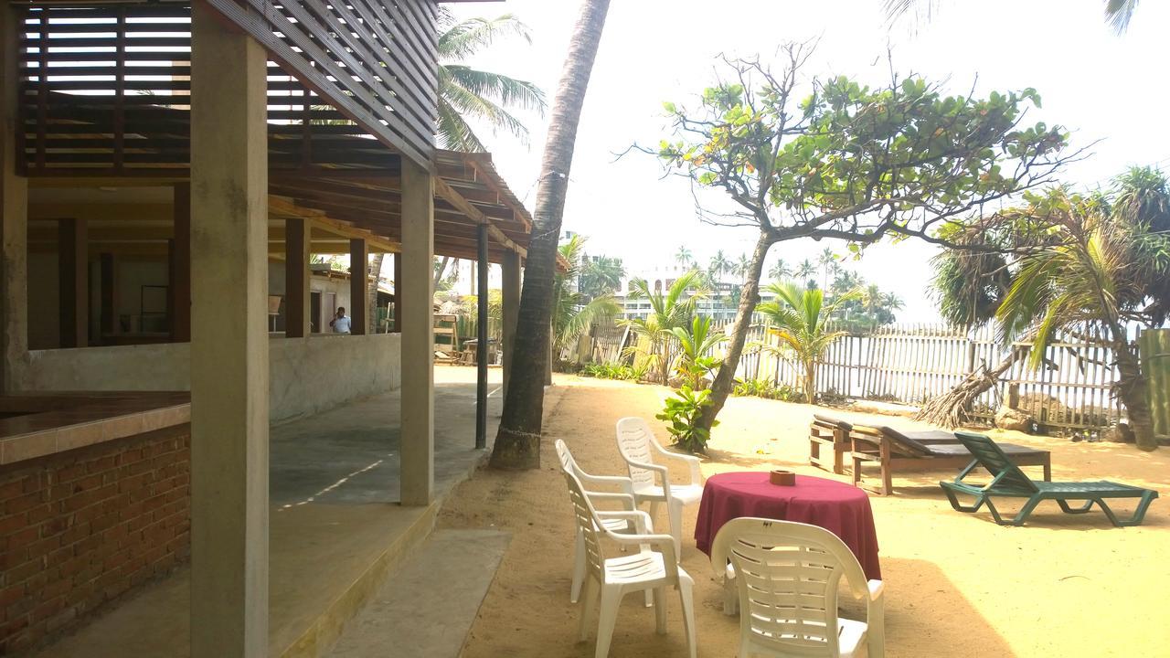 Ranveli Beach Resort Dehiwala-Mont Lavinia Extérieur photo