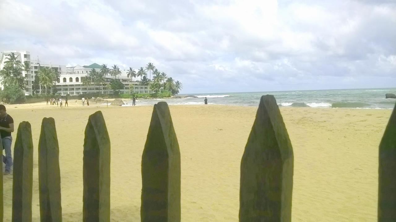 Ranveli Beach Resort Dehiwala-Mont Lavinia Extérieur photo