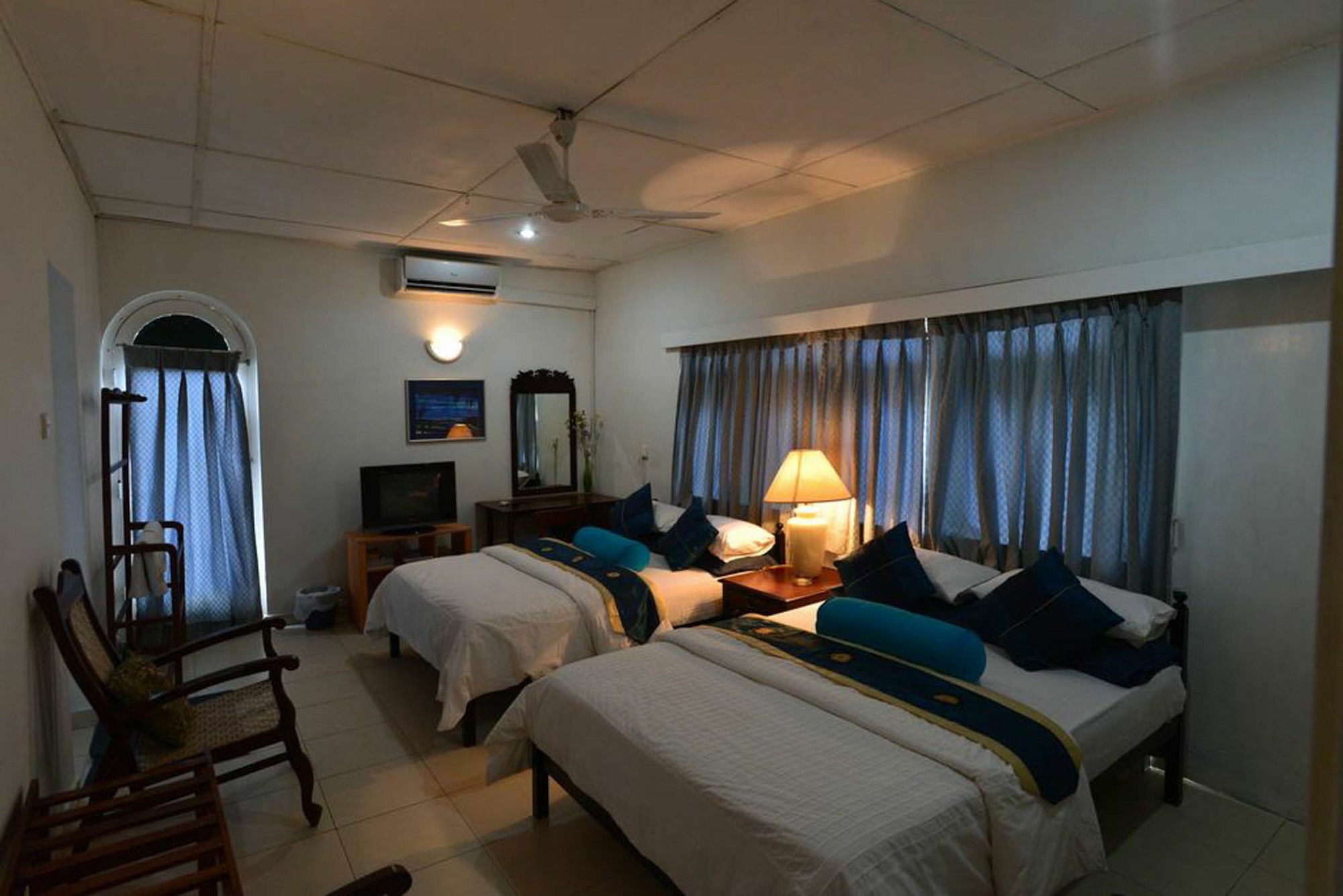 Ranveli Beach Resort Dehiwala-Mont Lavinia Extérieur photo