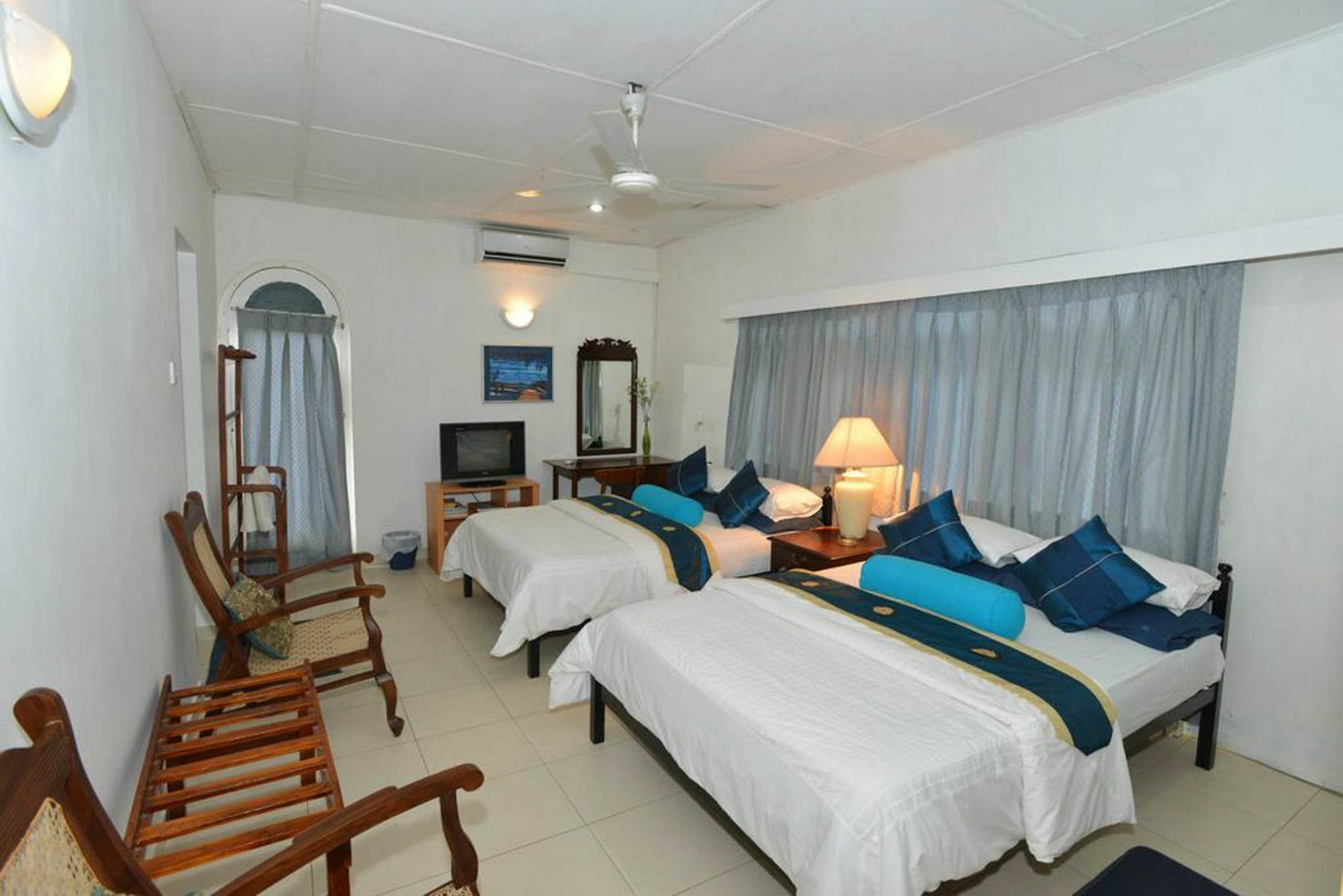 Ranveli Beach Resort Dehiwala-Mont Lavinia Extérieur photo