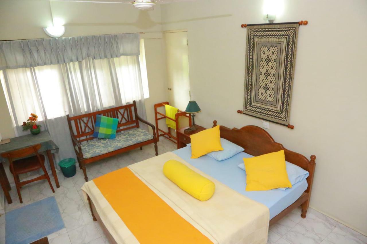 Ranveli Beach Resort Dehiwala-Mont Lavinia Extérieur photo