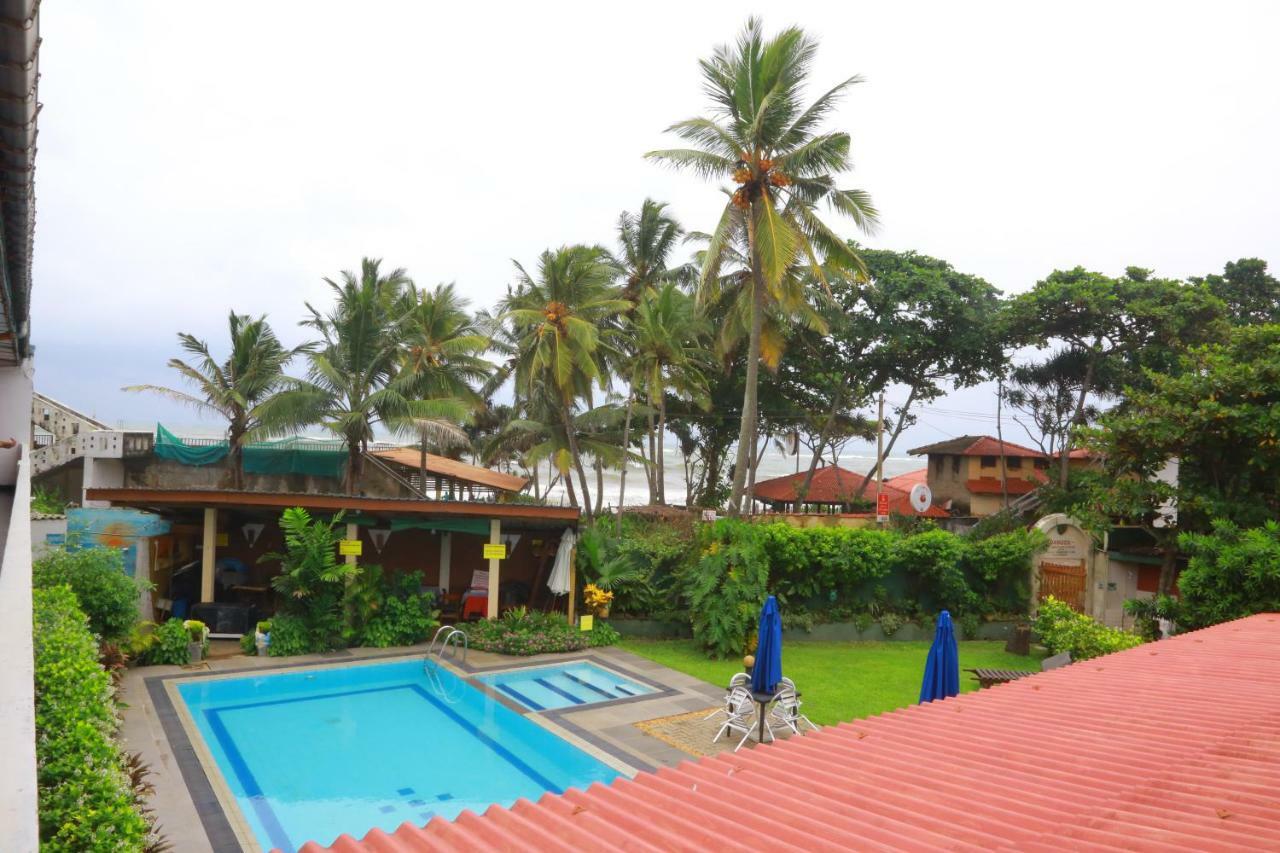 Ranveli Beach Resort Dehiwala-Mont Lavinia Extérieur photo