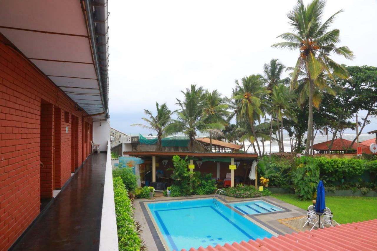 Ranveli Beach Resort Dehiwala-Mont Lavinia Extérieur photo