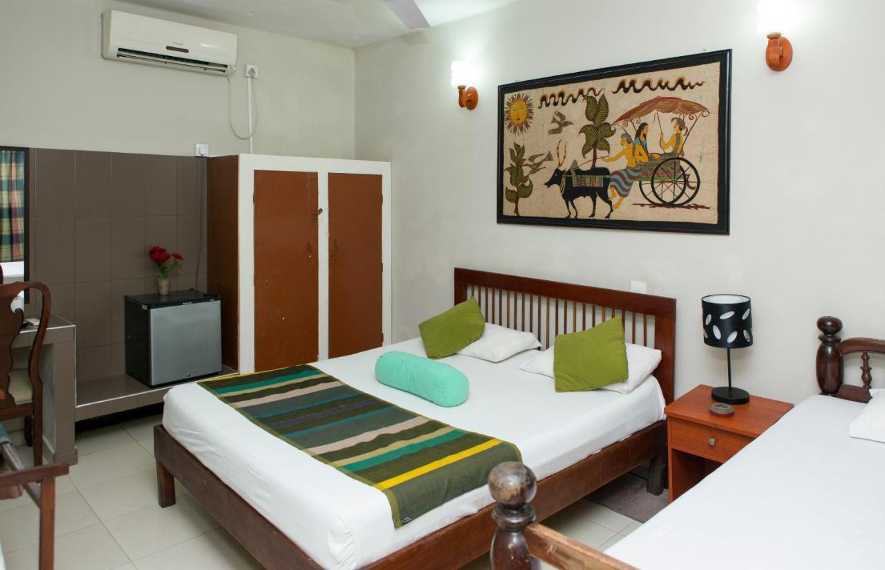 Ranveli Beach Resort Dehiwala-Mont Lavinia Extérieur photo