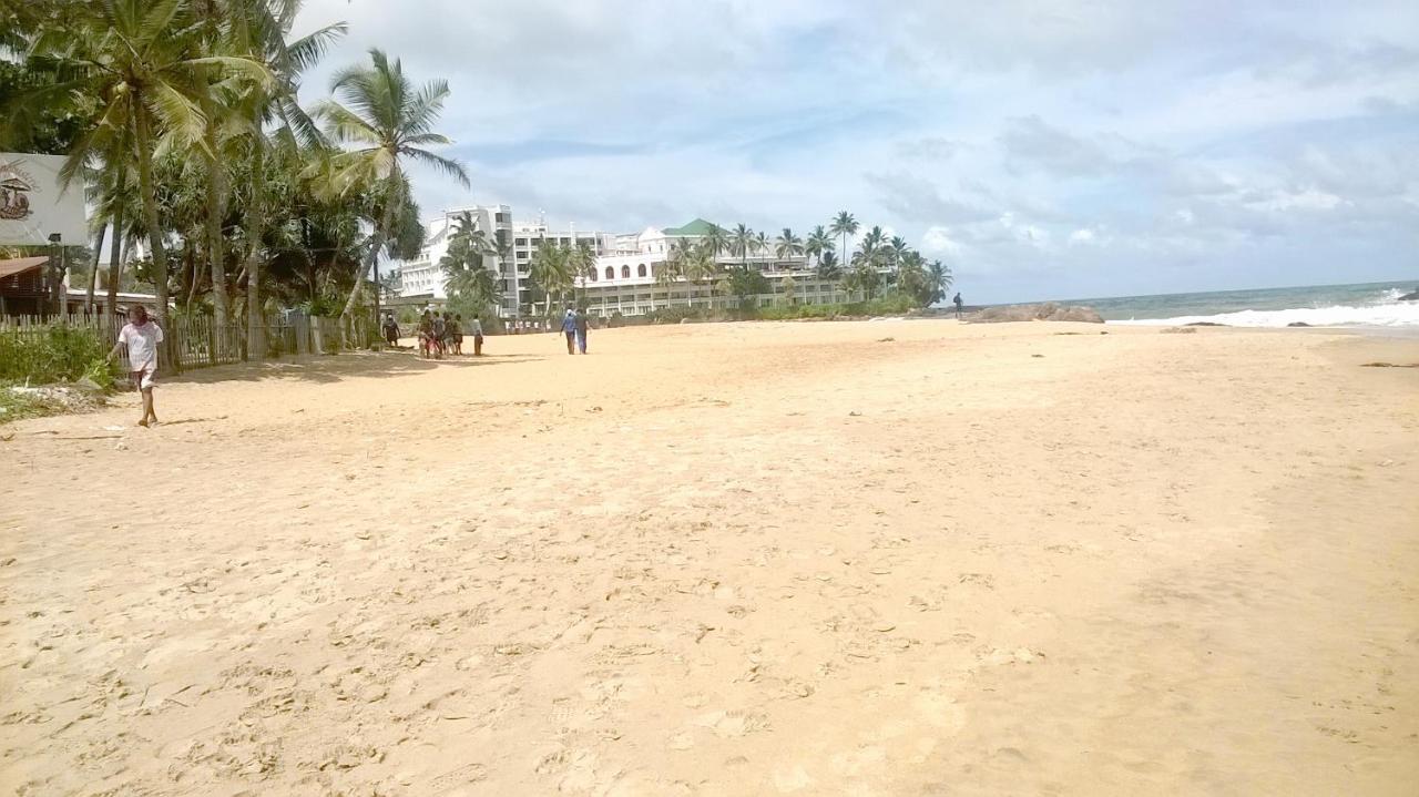Ranveli Beach Resort Dehiwala-Mont Lavinia Extérieur photo