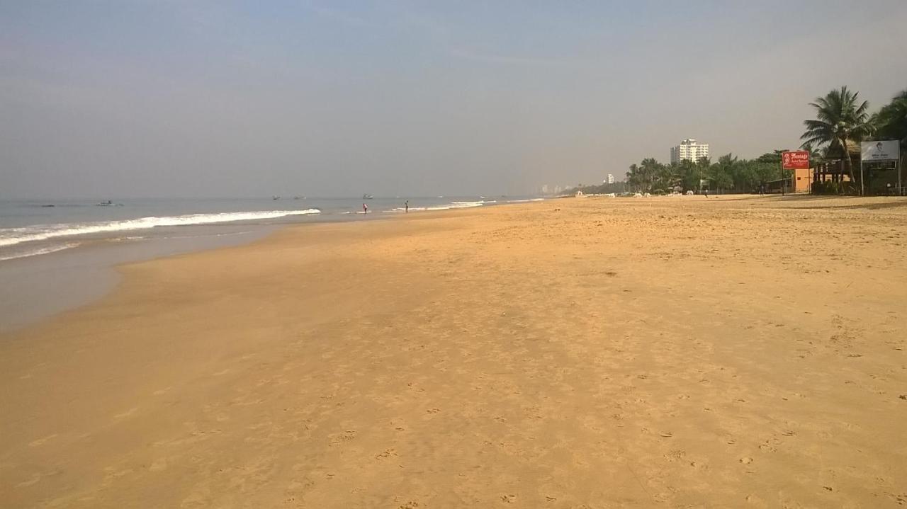 Ranveli Beach Resort Dehiwala-Mont Lavinia Extérieur photo