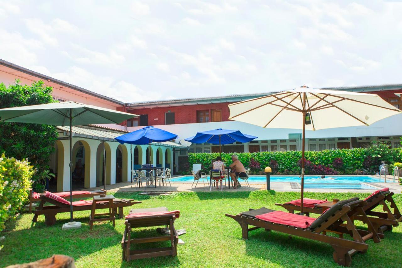 Ranveli Beach Resort Dehiwala-Mont Lavinia Extérieur photo